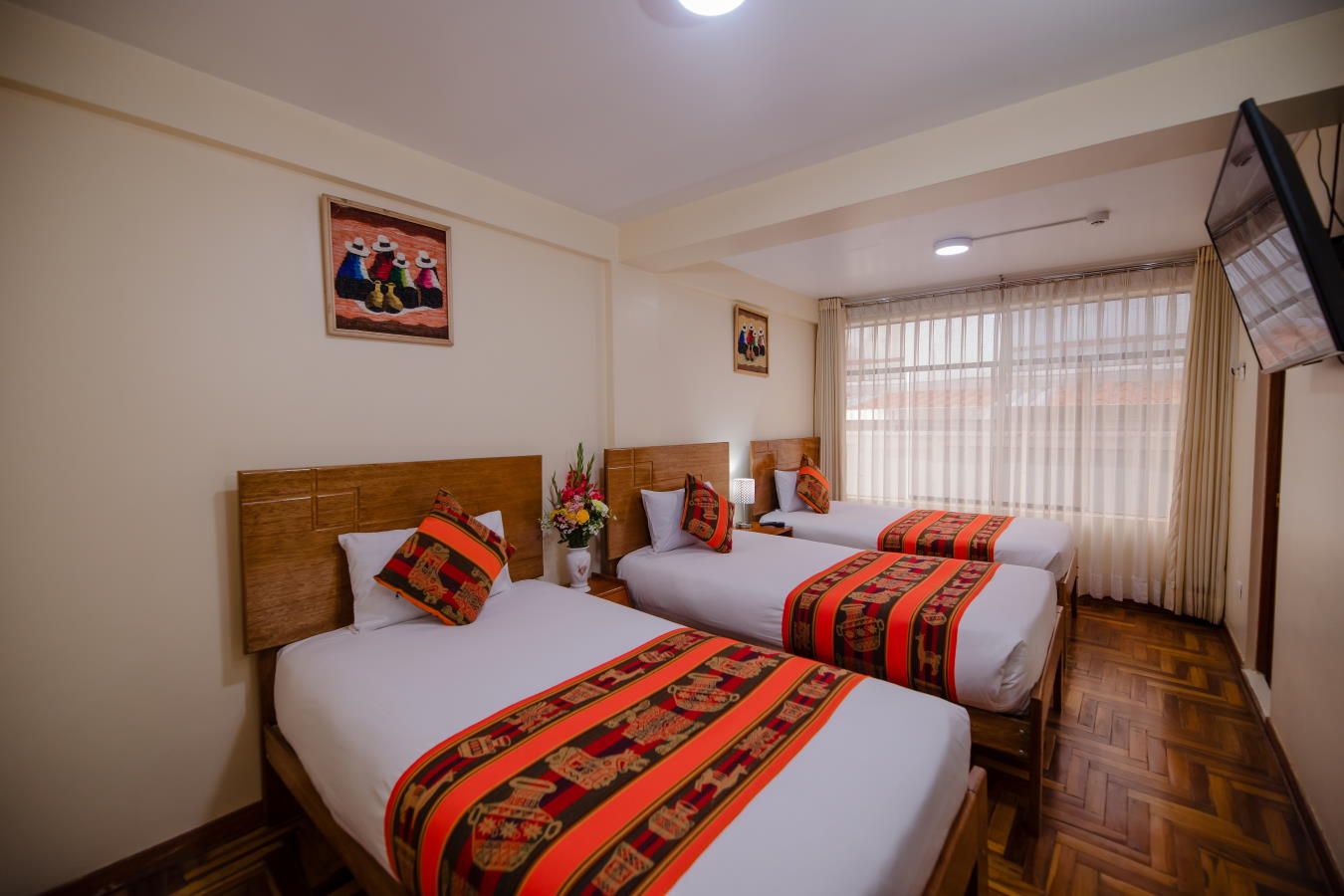 Habitación Triple excelente parajes a un costo económico