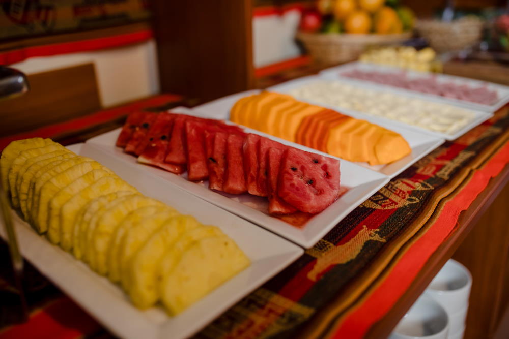Desayuno buffet Quechua Recoleta Hostal